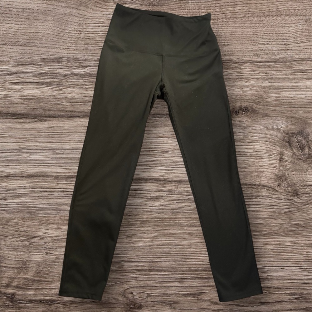Classic Black High-Waisted Leggings - Picture 1 of 4